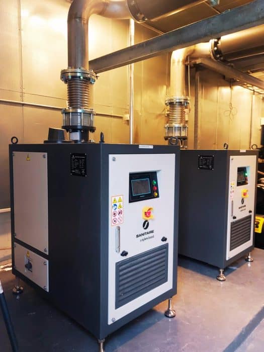 Kompressorit Karkkilan jätevedenpuhdistamolla, valmiina käyttöön.